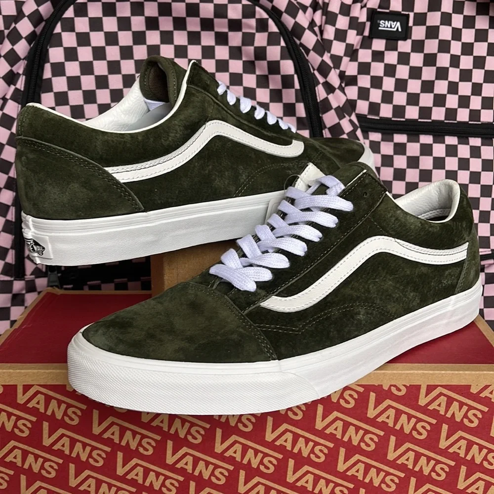 Vans Men’s Old Skool
Pig Suede Grape Leaf
VN0A4BW250K
Sneakers - Picture 9 of 16